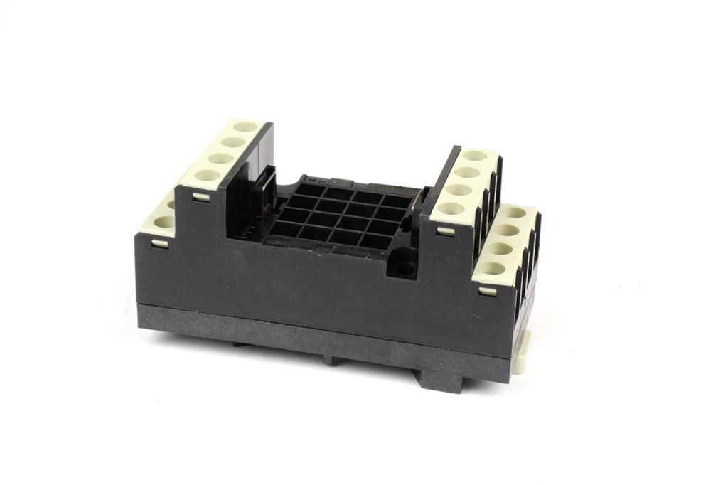 MOUNTING FOOT FOR AUX. PLUG-IN RELAY RH
